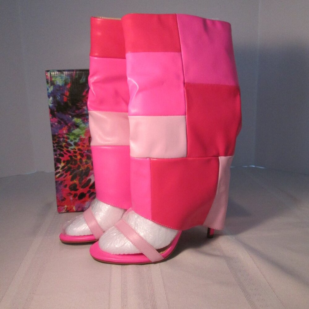 Pink Fold Over Shark Boots Parrish Cape Robbin NIB Sz 6.5 - Picture 3 of 11